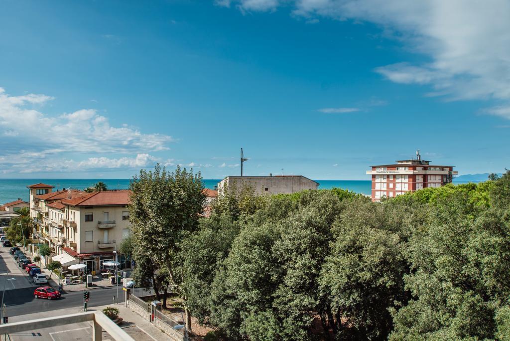 Versilia Residence Camaiore Bagian luar foto