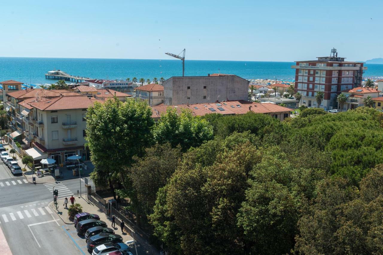 Versilia Residence Camaiore Bagian luar foto